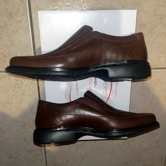 Unstructured Clark’s Slide On Sheridan Go Dress Shoes - Picture 2 of 8